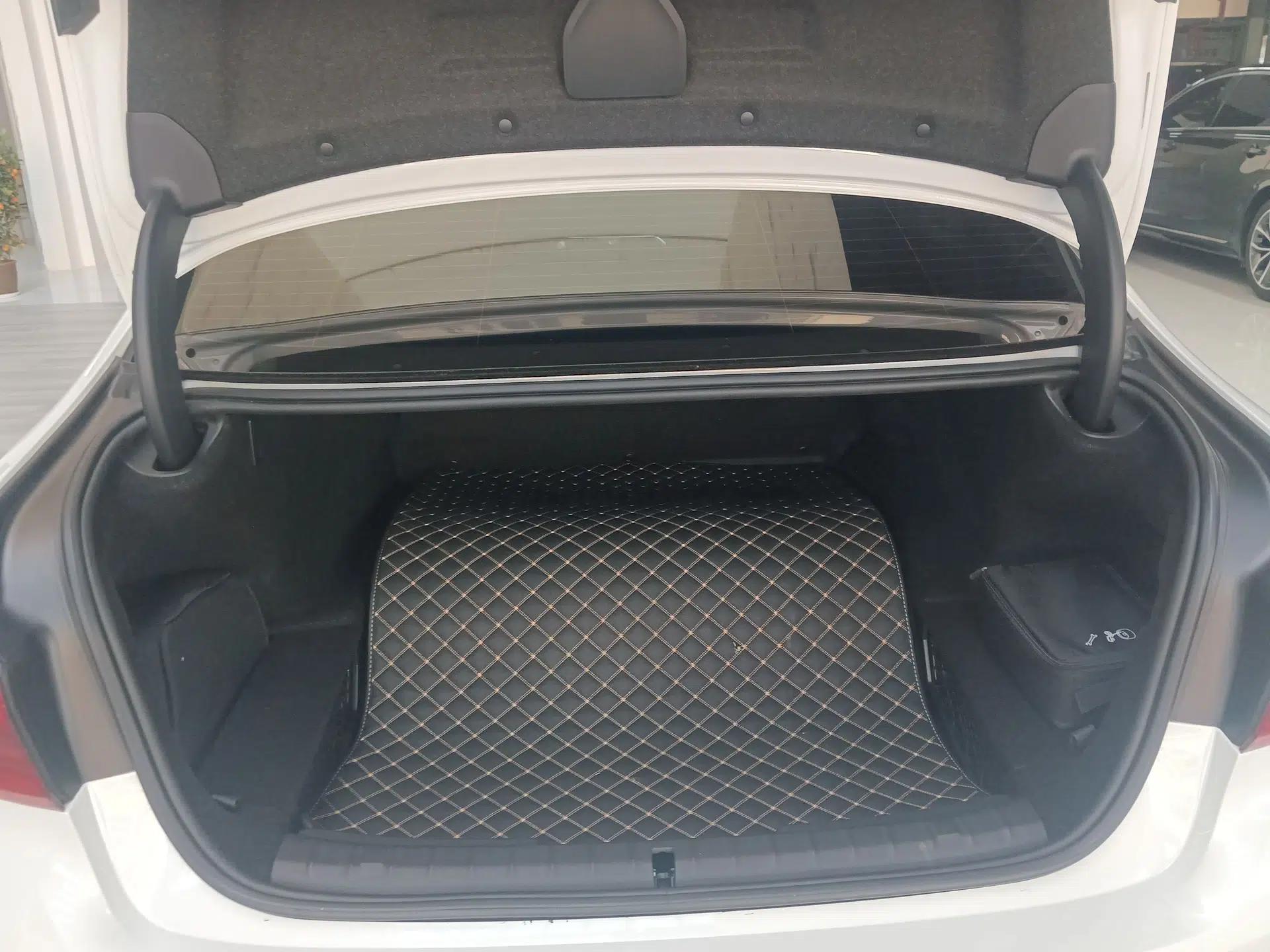 BMW 5 Series New Energy 2019 Updated Version 530Le Luxury Package — миниатюра 22