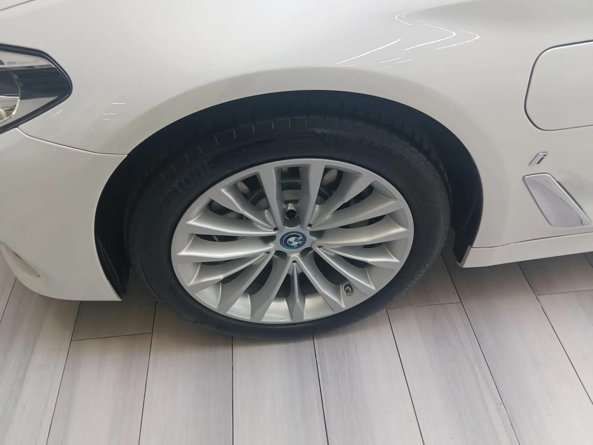 BMW 5 Series New Energy 2019 Updated Version 530Le Luxury Package — миниатюра 10