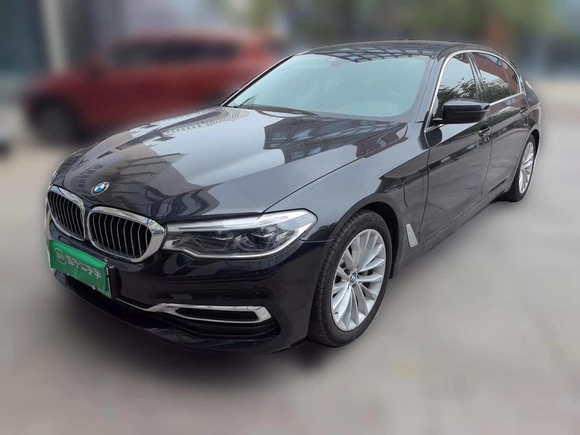 BMW 5 Series New Energy 2020 530Le Pioneer Edition — миниатюра 1