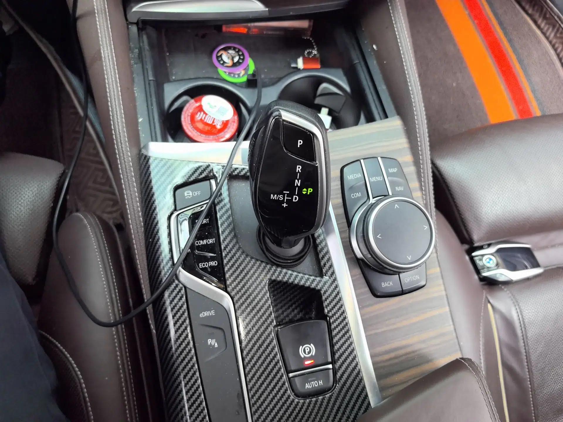 BMW 5 Series New Energy 2020 530Le Pioneer Edition — миниатюра 14