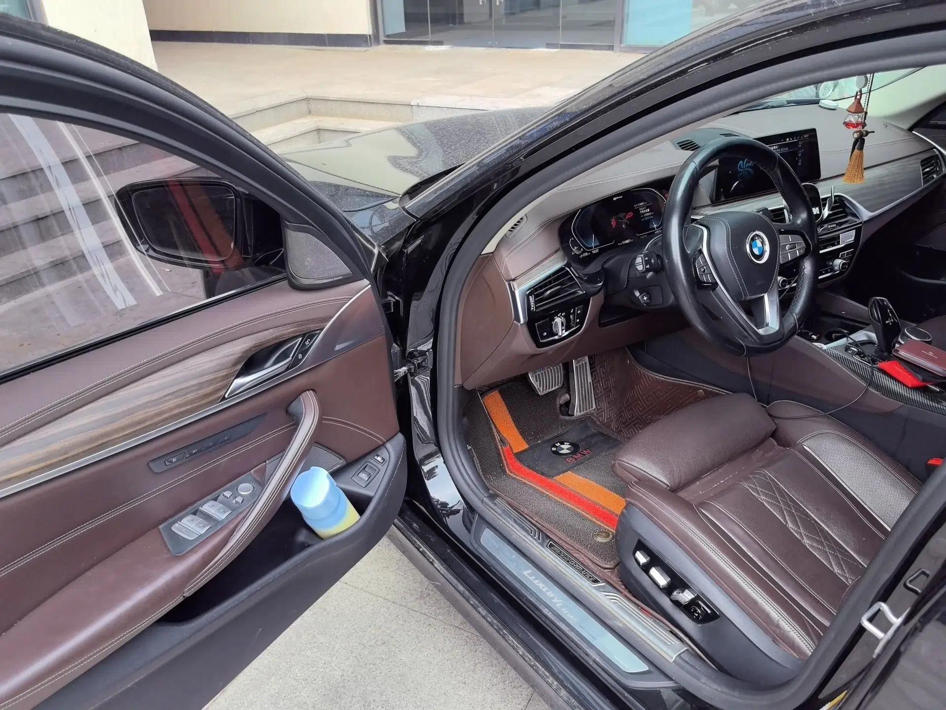 BMW 5 Series New Energy 2020 530Le Pioneer Edition — миниатюра 16