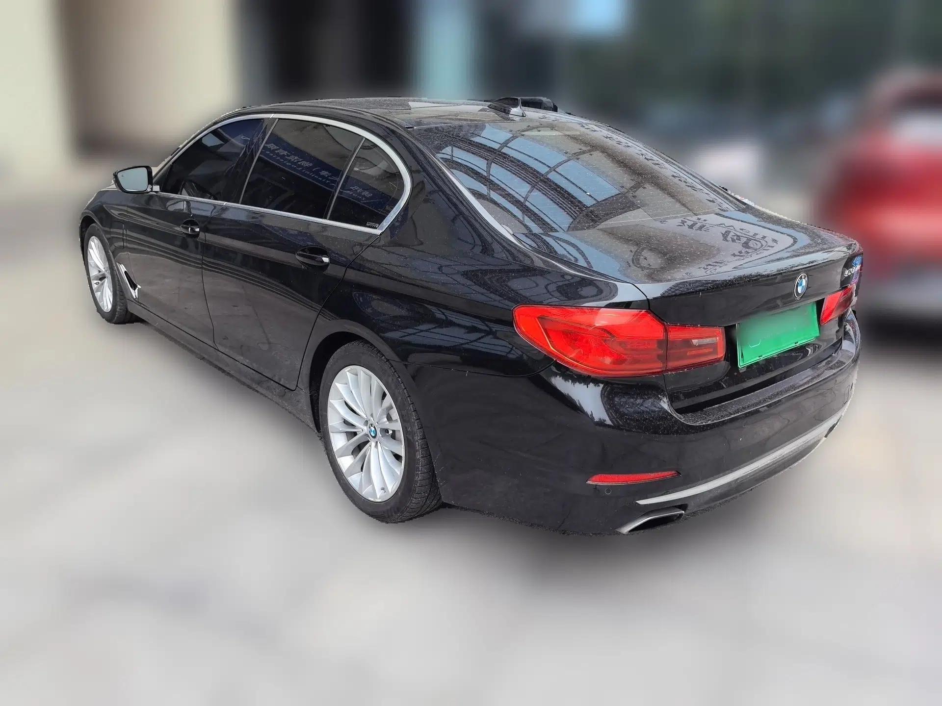 BMW 5 Series New Energy 2020 530Le Pioneer Edition — миниатюра 4