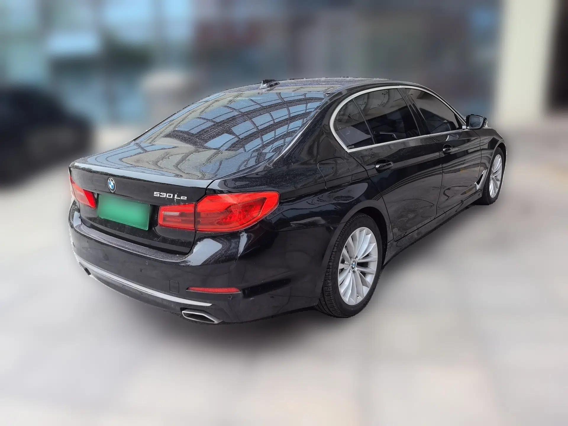 BMW 5 Series New Energy 2020 530Le Pioneer Edition — миниатюра 6