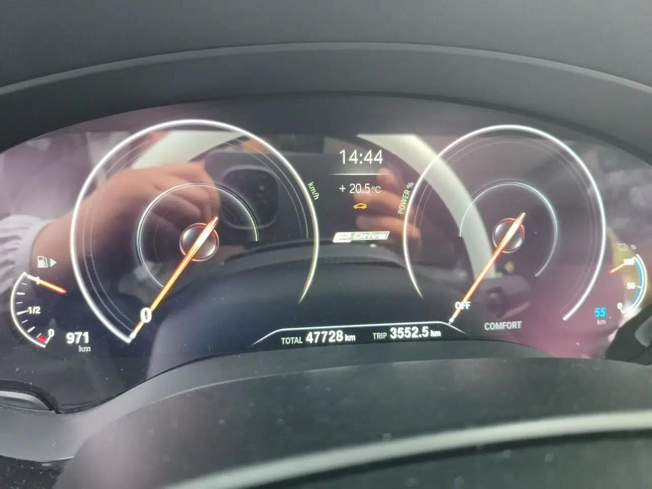 BMW 5 Series New Energy 2019 530Le Luxury Package — миниатюра 11