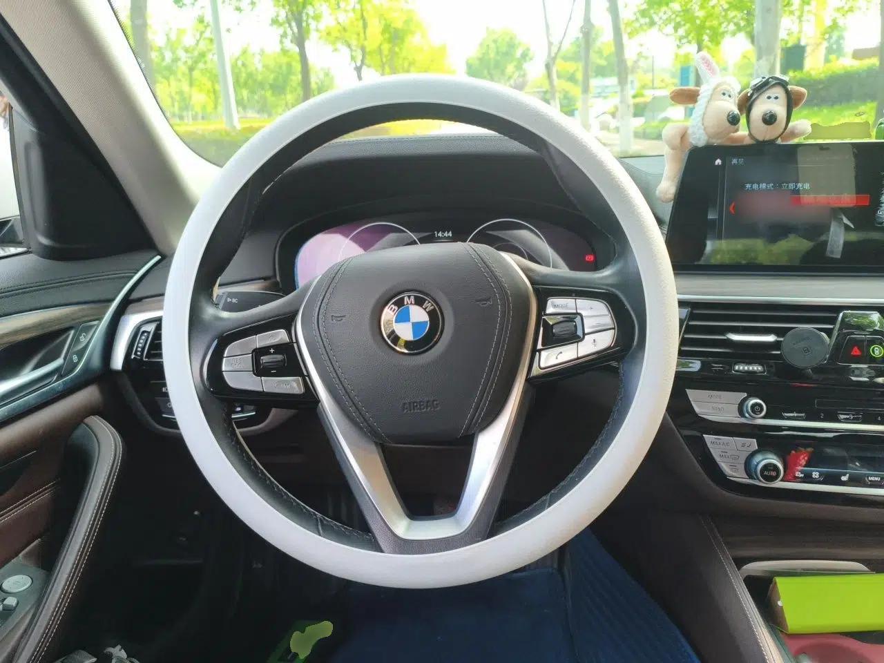 BMW 5 Series New Energy 2019 530Le Luxury Package — миниатюра 10