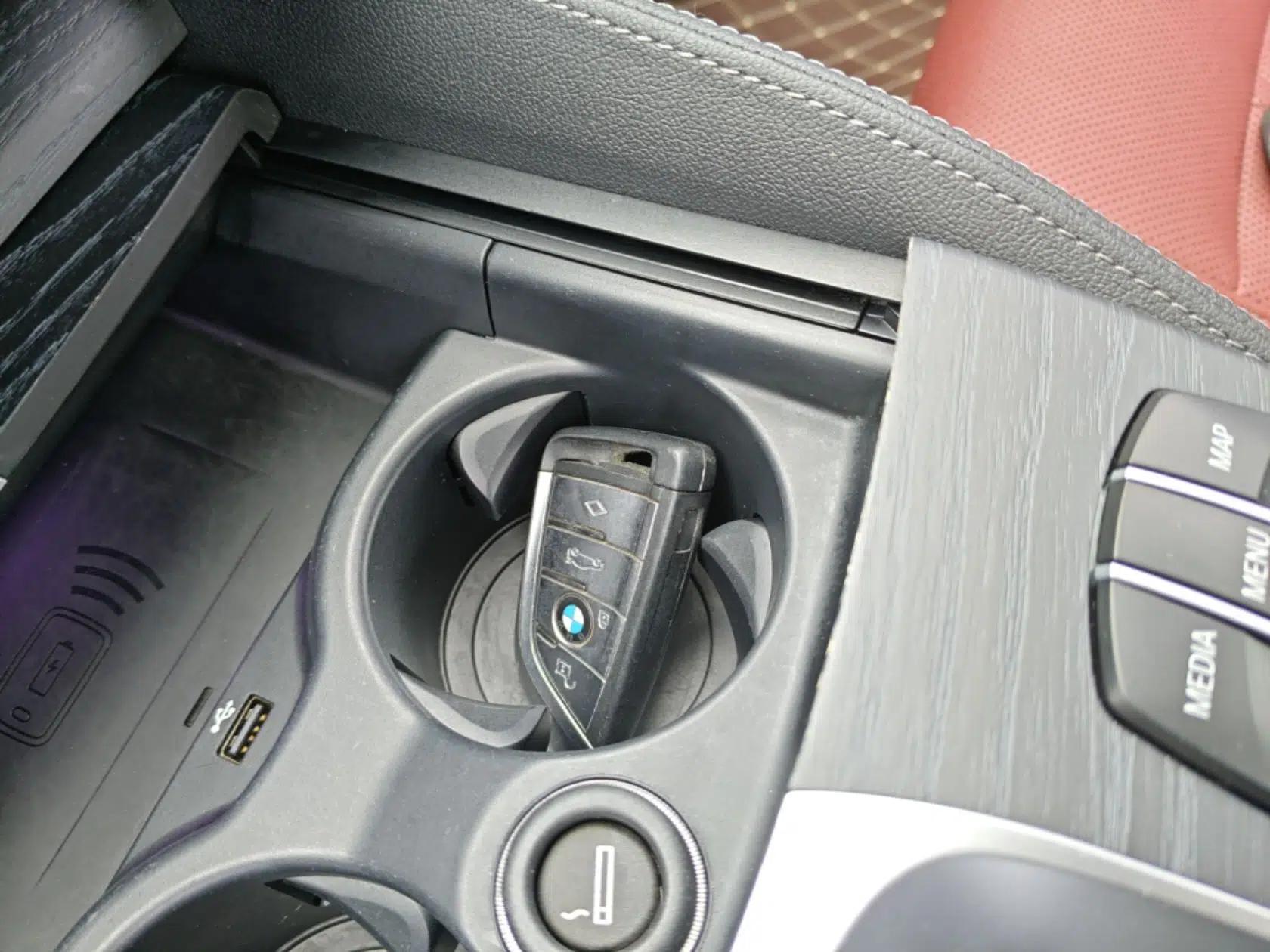BMW 5 Series New Energy 2022 Restyled 535Le M Sport Package — миниатюра 28