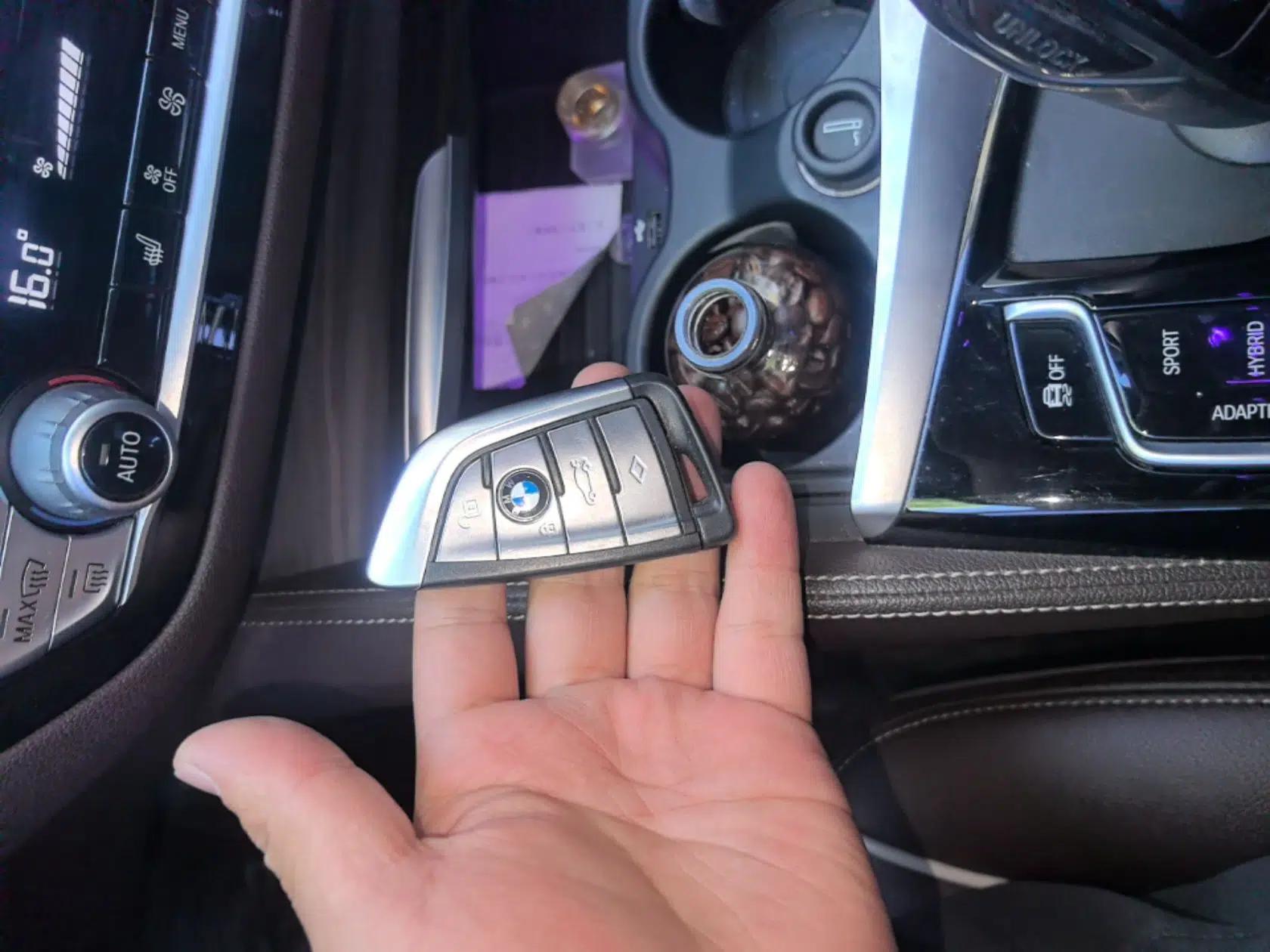 BMW 5 Series New Energy 2022 535Le Luxury Package — миниатюра 28