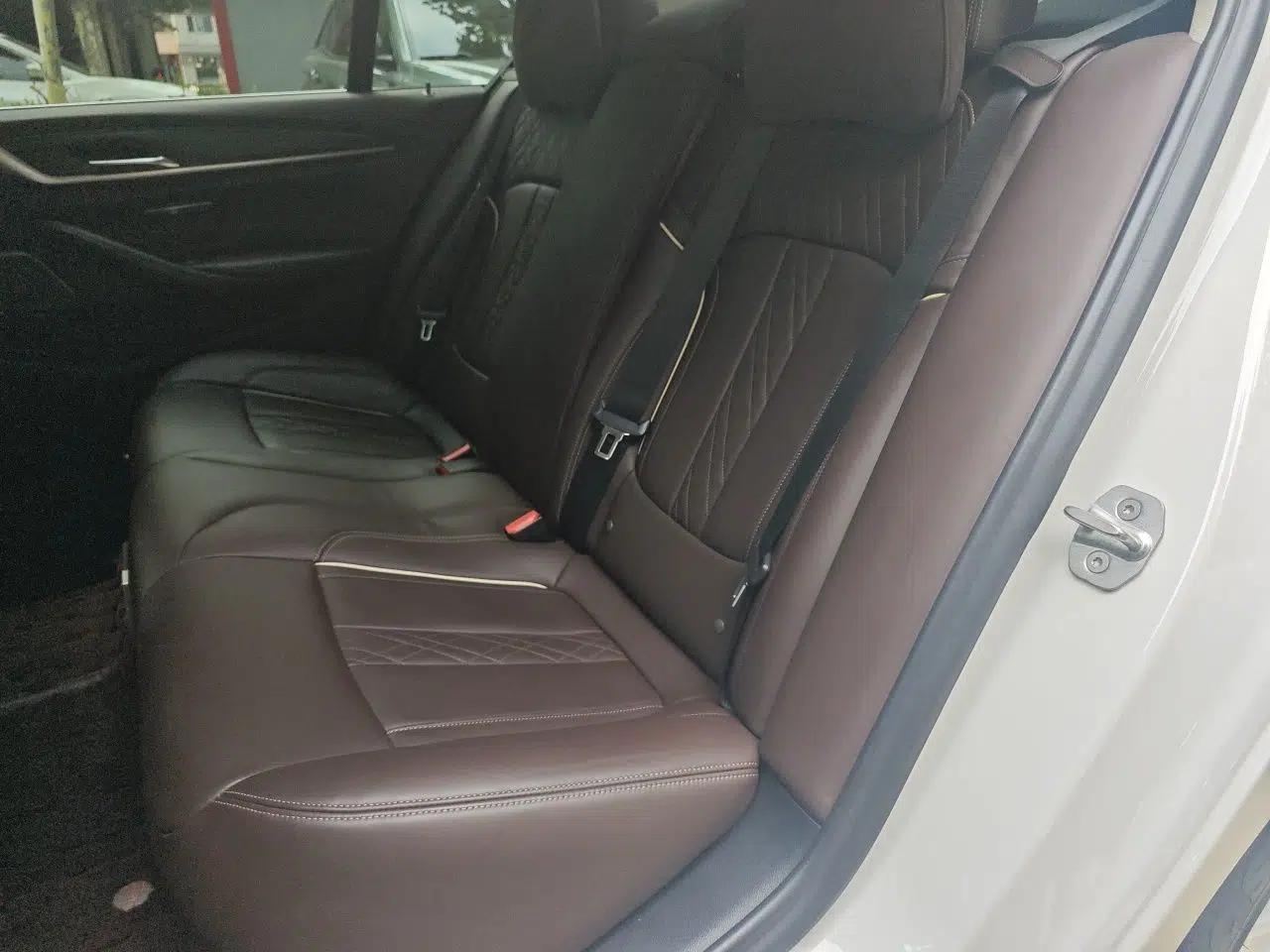 BMW 5 Series New Energy 2020 Mileage Upgrade Version 530Le Pioneer Edition — миниатюра 17