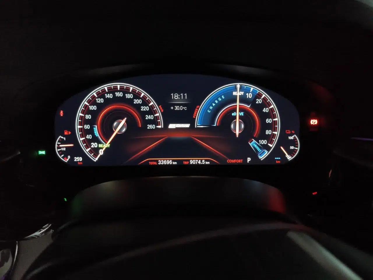 BMW 5 Series New Energy 2019 530Le Luxury Package — миниатюра 11