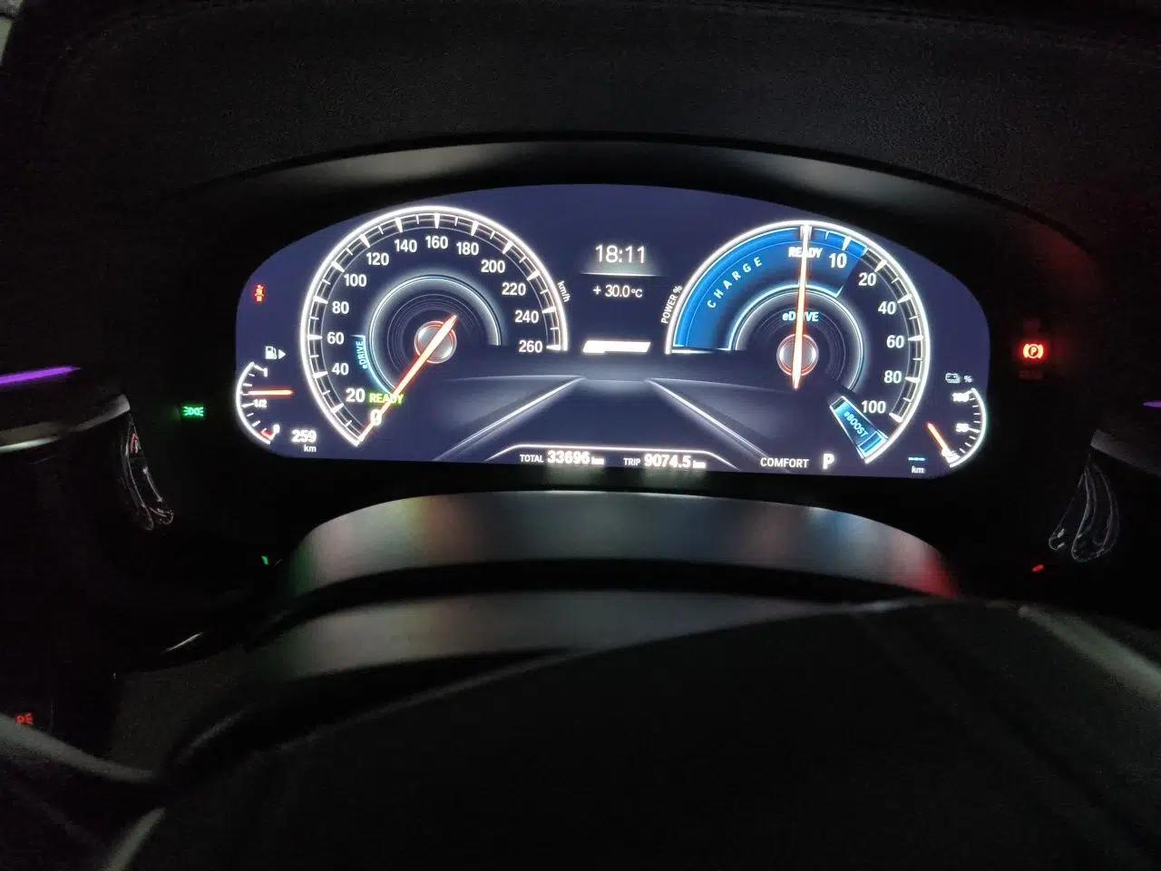 BMW 5 Series New Energy 2019 530Le Luxury Package — миниатюра 12