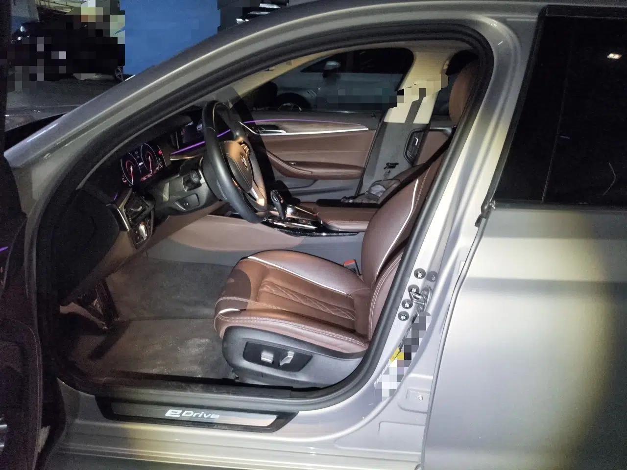 BMW 5 Series New Energy 2019 530Le Luxury Package — миниатюра 15
