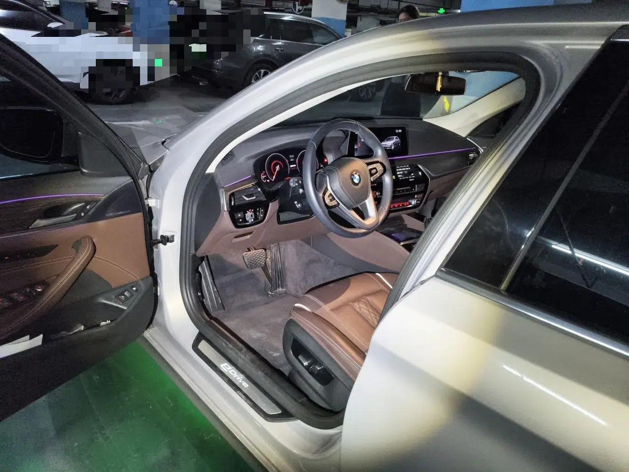 BMW 5 Series New Energy 2019 530Le Luxury Package — миниатюра 16