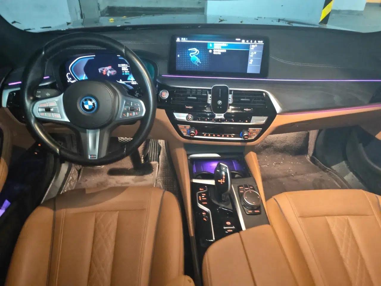 BMW 5 Series New Energy 2022 Second Facelift 535Le M Sport Package — миниатюра 9