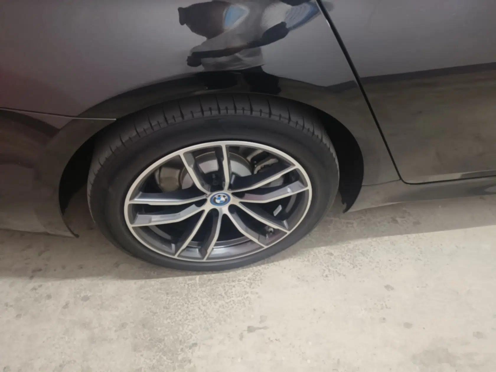 BMW 5 Series New Energy 2022 Restyled 535Le M Sport Package — миниатюра 16