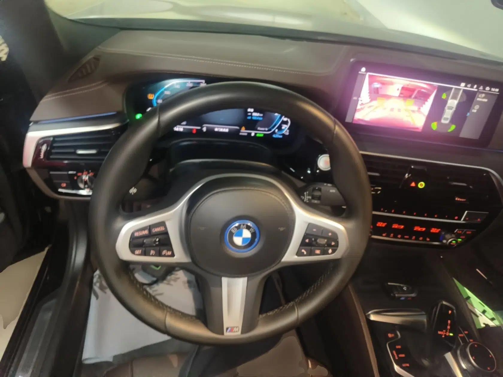 BMW 5 Series New Energy 2022 Restyled 535Le M Sport Package — миниатюра 18