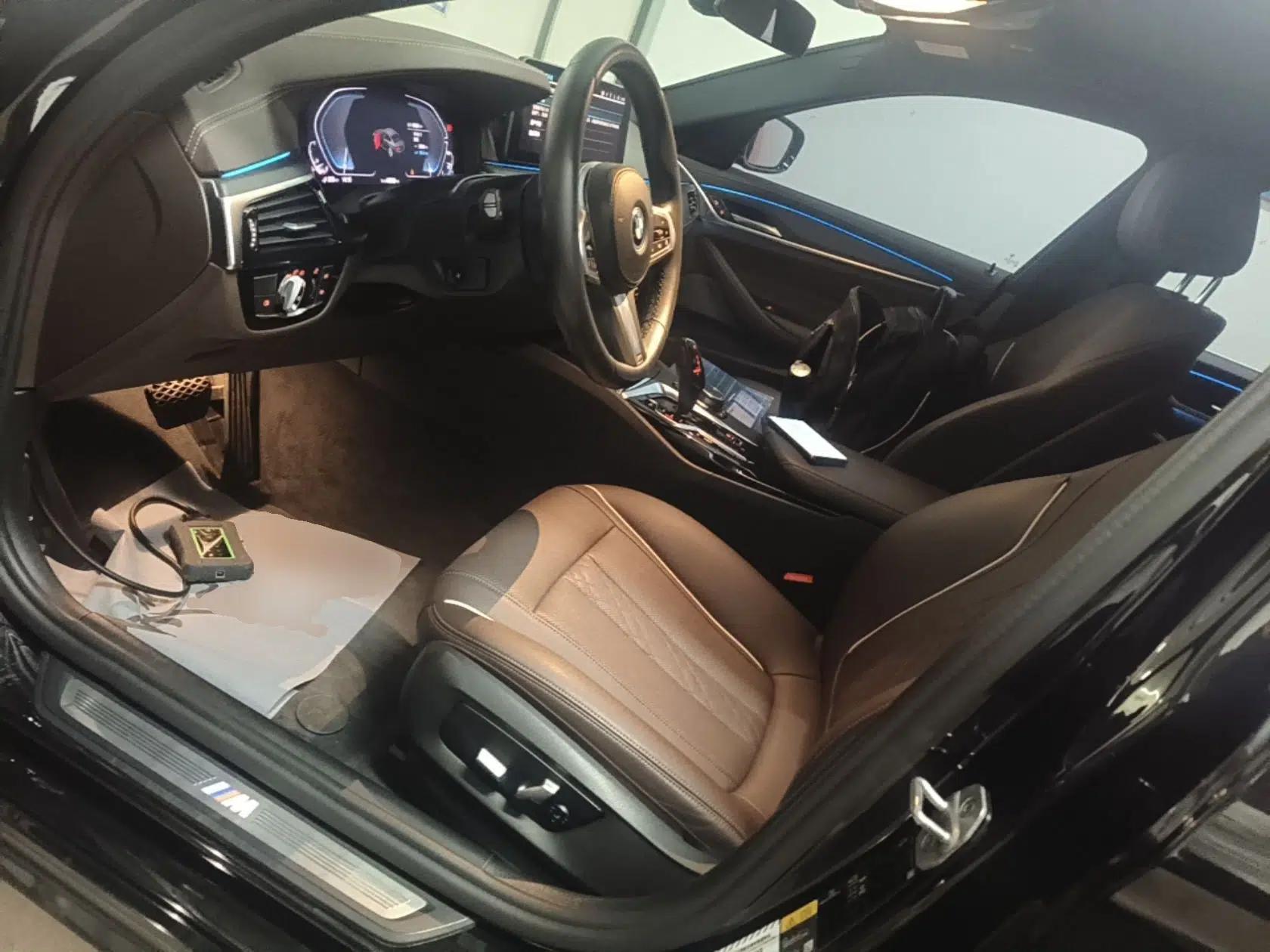 BMW 5 Series New Energy 2022 Restyled 535Le M Sport Package — миниатюра 22
