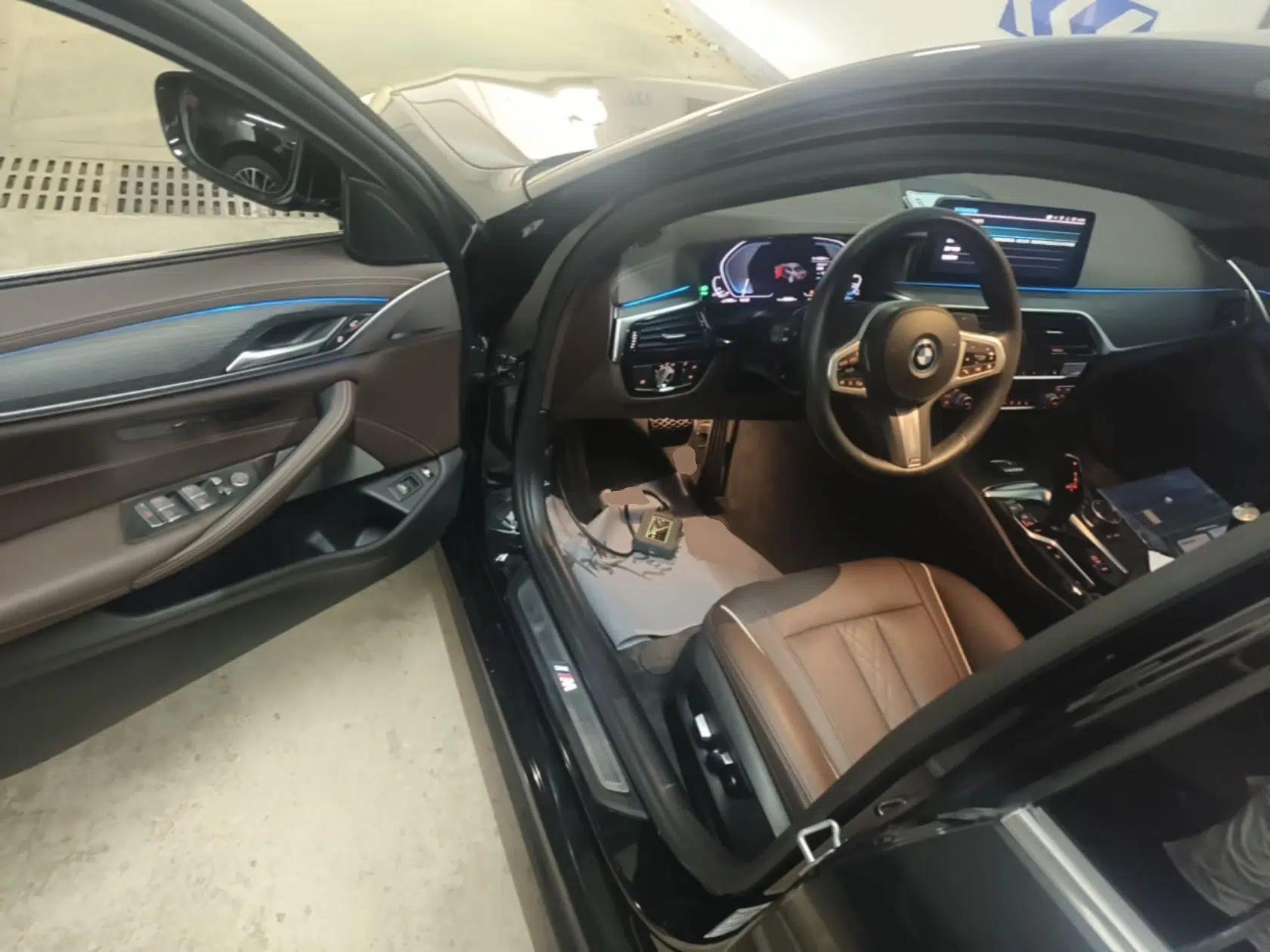 BMW 5 Series New Energy 2022 Restyled 535Le M Sport Package — миниатюра 23