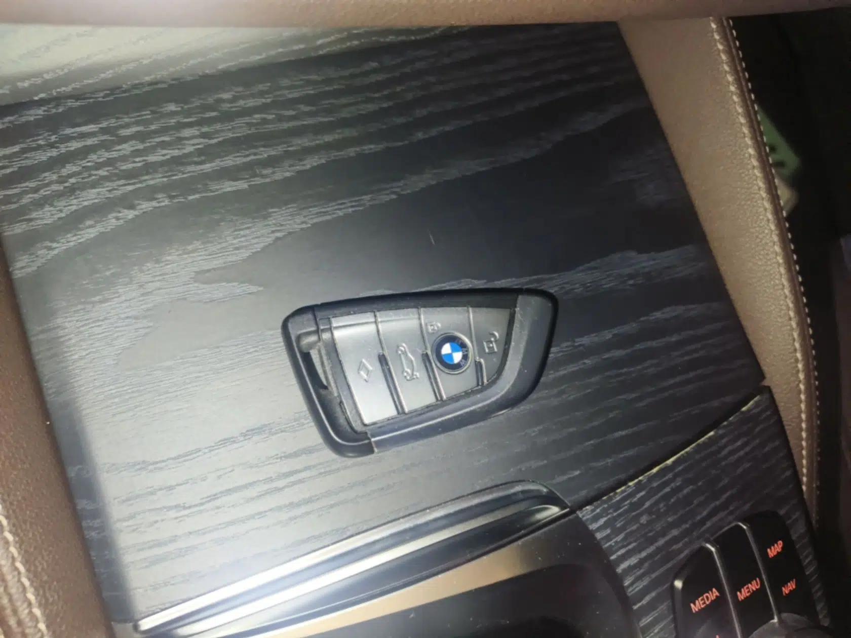 BMW 5 Series New Energy 2022 Restyled 535Le M Sport Package — миниатюра 28