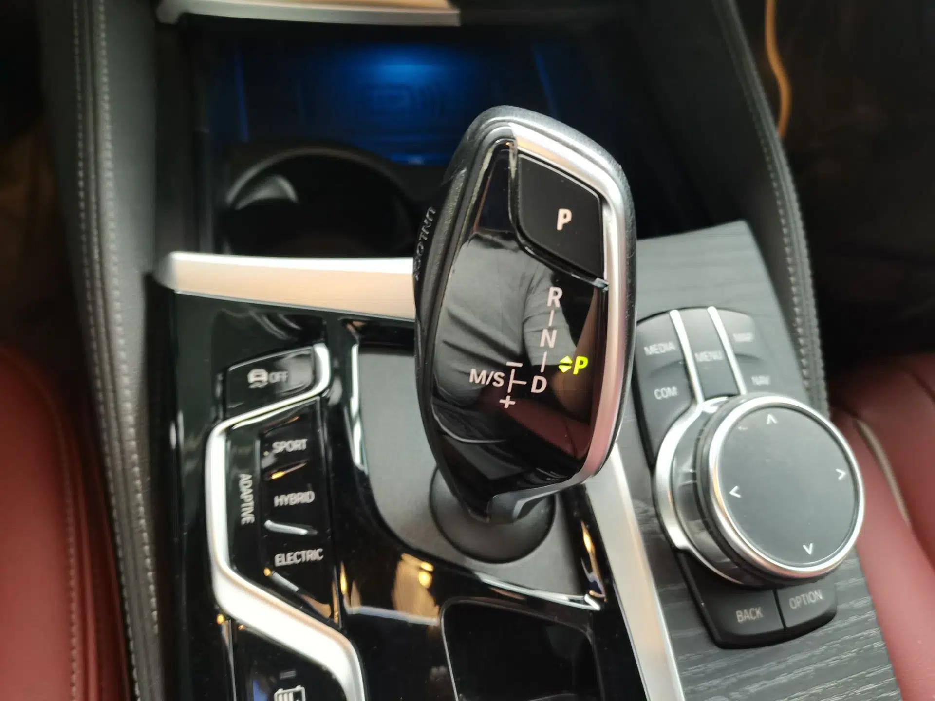 BMW 5 Series New Energy 2022 Second Facelift 535Le M Sport Package — миниатюра 14