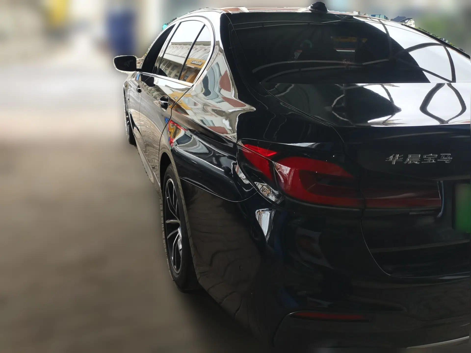 BMW 5 Series New Energy 2022 Second Facelift 535Le M Sport Package — миниатюра 4