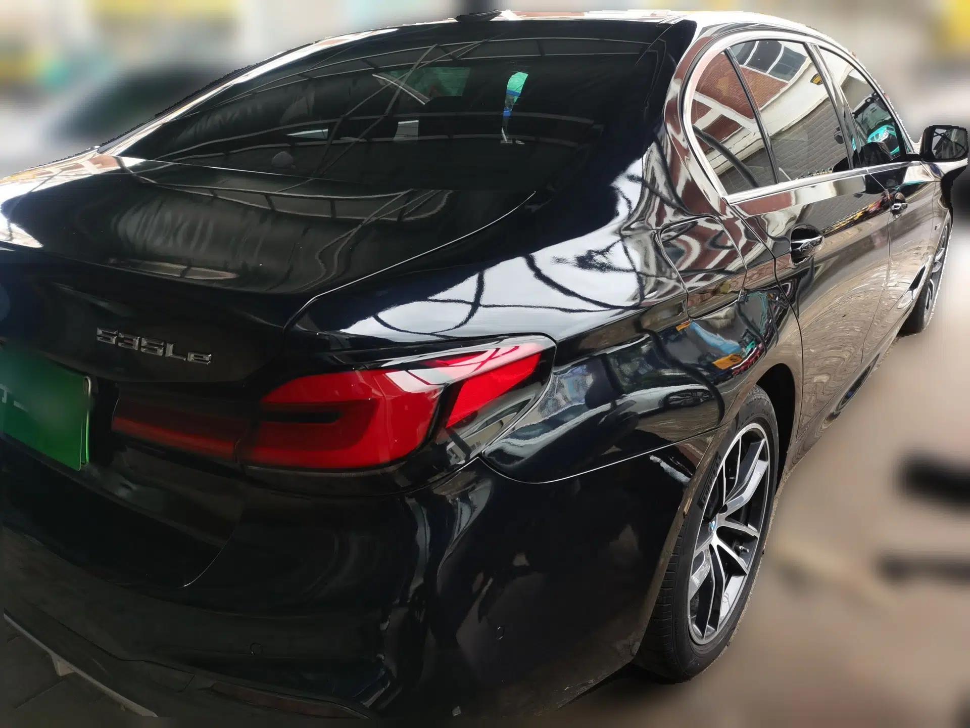BMW 5 Series New Energy 2022 Second Facelift 535Le M Sport Package — миниатюра 6