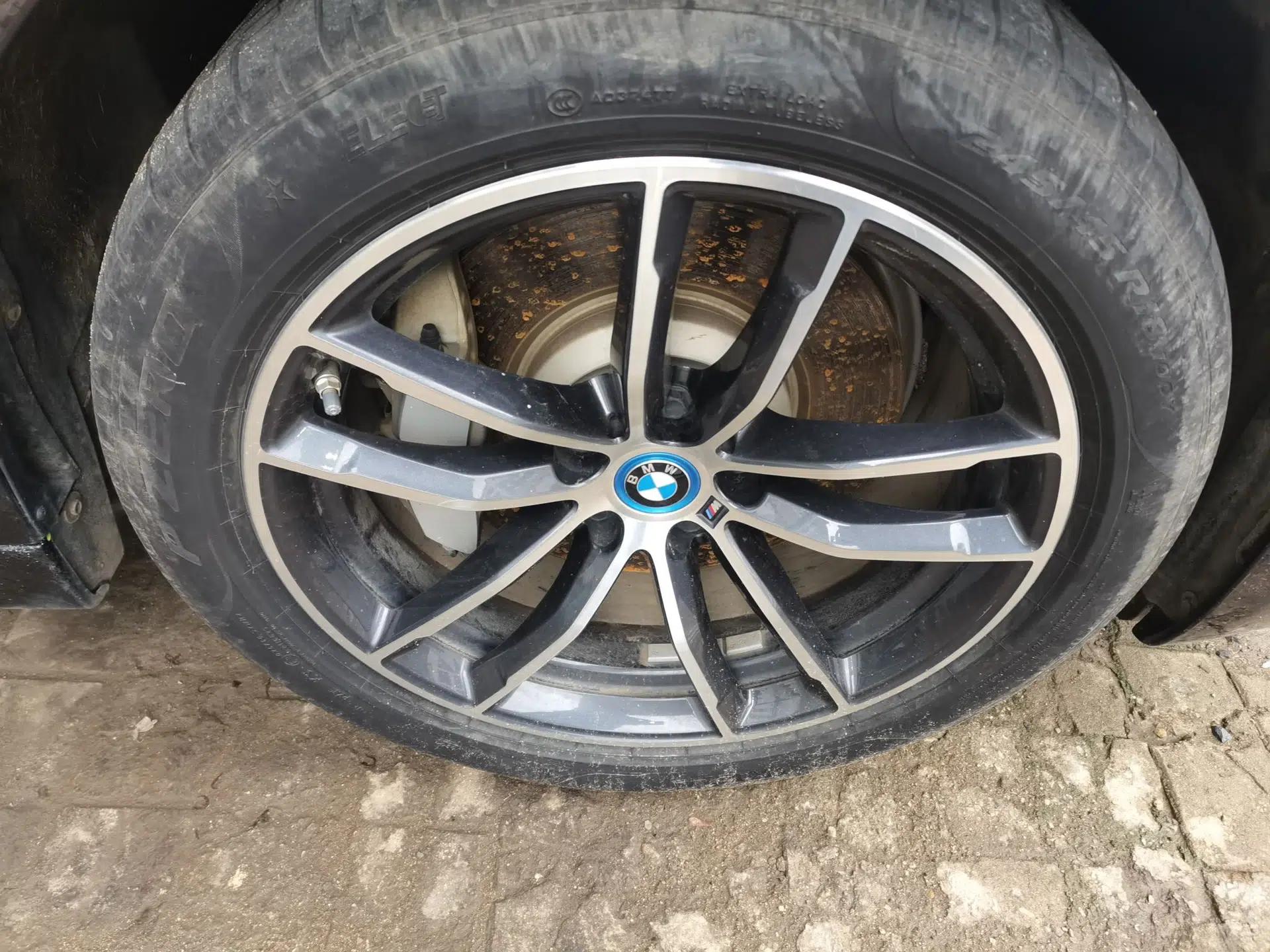 BMW 5 Series New Energy 2022 Second Facelift 535Le M Sport Package — миниатюра 8