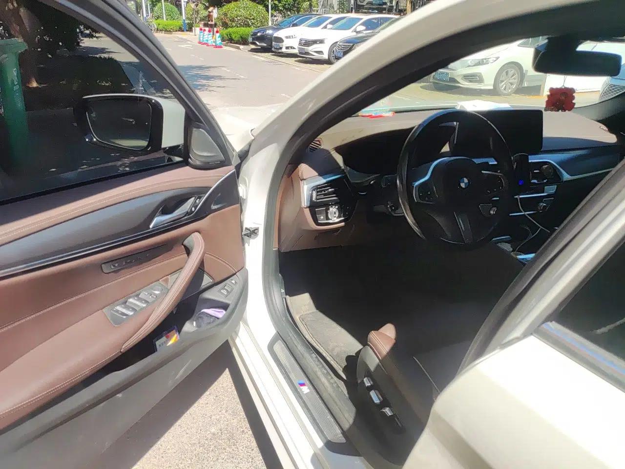 BMW 5 Series New Energy 2021 Restyled 535Le Pioneer Edition M Sport Package — миниатюра 16