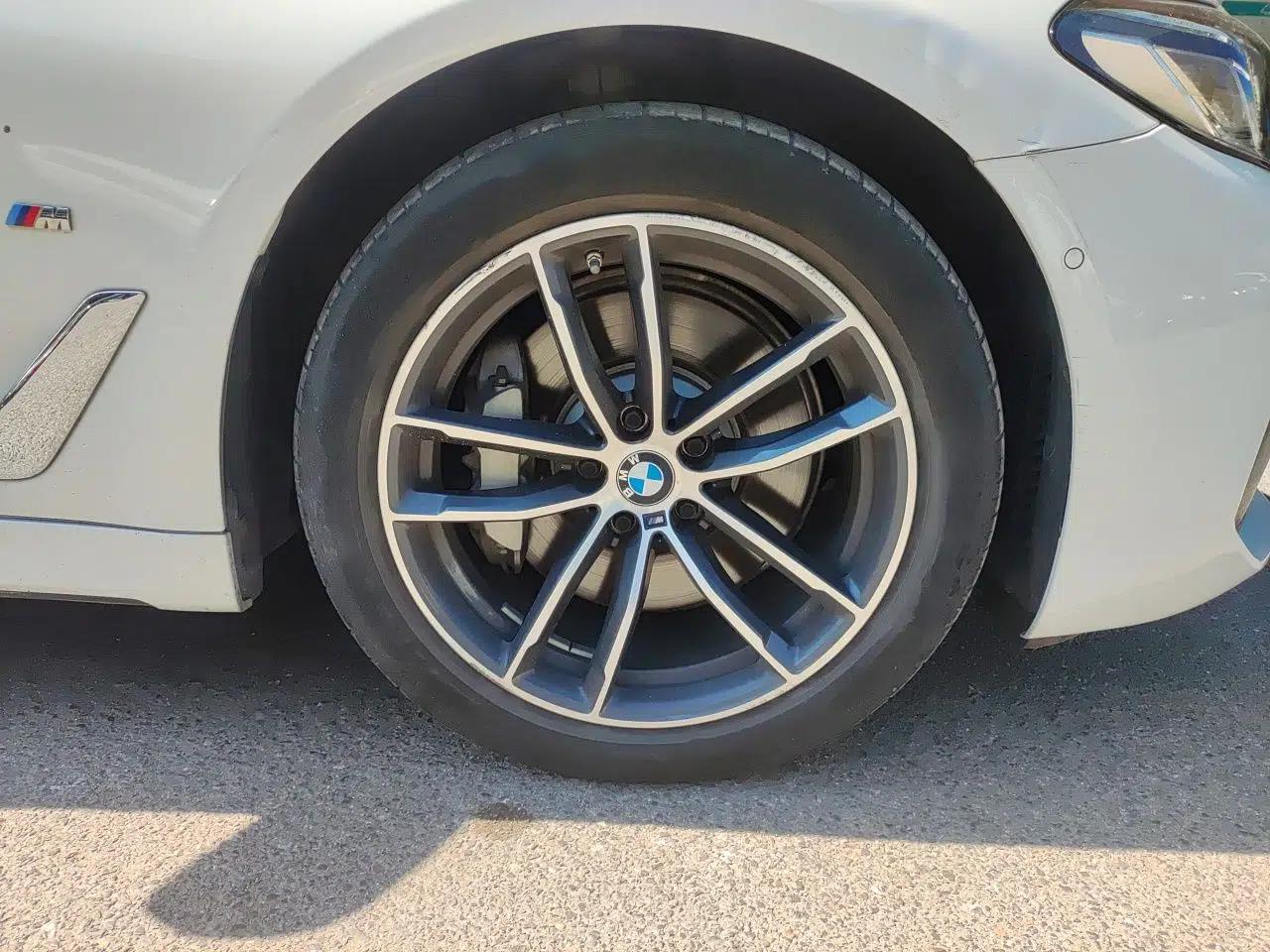 BMW 5 Series New Energy 2021 Restyled 535Le Pioneer Edition M Sport Package — миниатюра 8