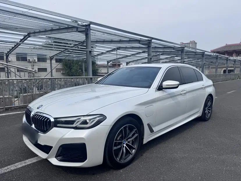 BMW 5 Series New Energy 2022 Restyled 535Le M Sport Package — миниатюра 1
