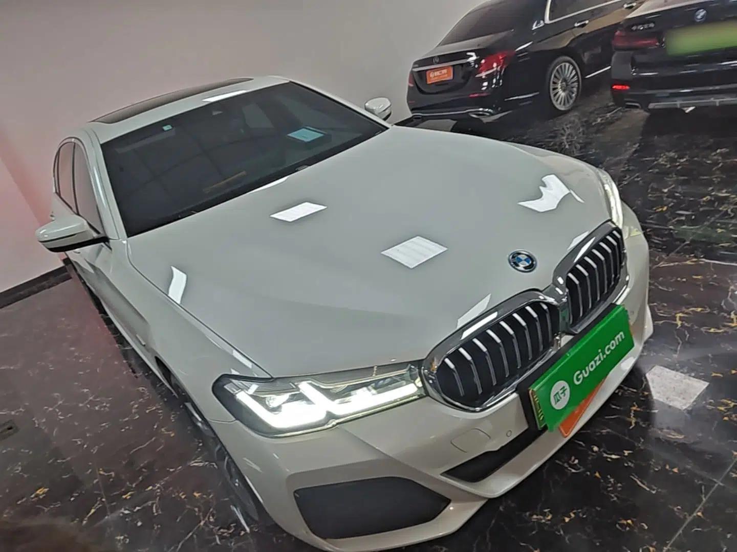 BMW 5 Series New Energy 2022 Restyled 535Le M Sport Package — миниатюра 3