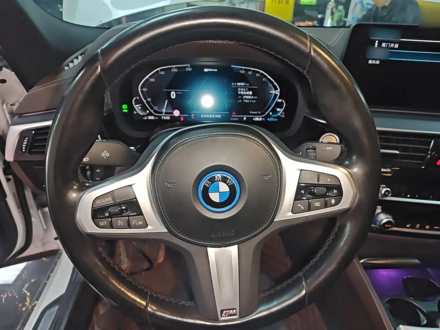 BMW 5 Series New Energy 2022 Restyled 535Le M Sport Package — миниатюра 22