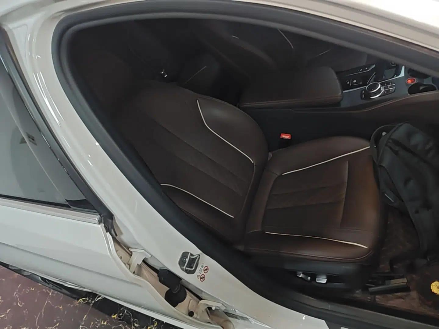 BMW 5 Series New Energy 2022 Restyled 535Le M Sport Package — миниатюра 28
