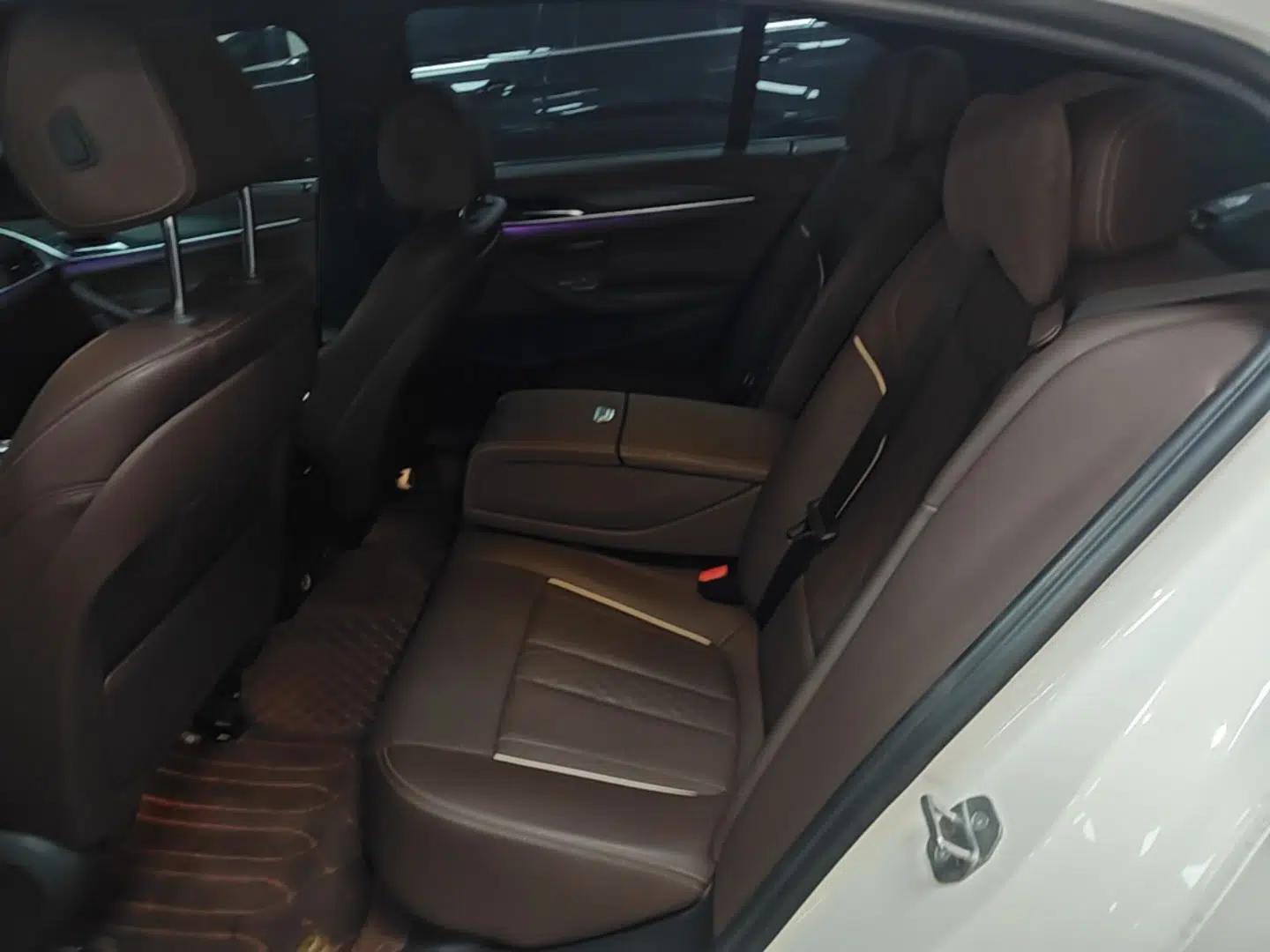 BMW 5 Series New Energy 2022 Restyled 535Le M Sport Package — миниатюра 29