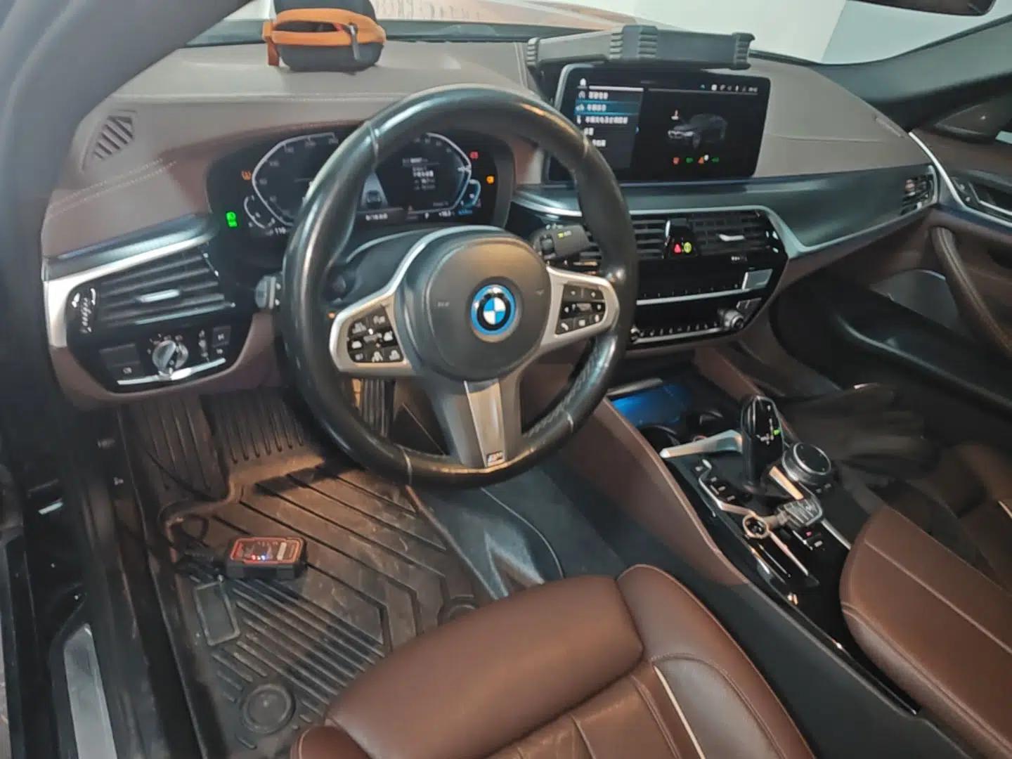 BMW 5 Series New Energy 2022 Second Facelift 535Le Pioneer Edition M Sport Package — миниатюра 20