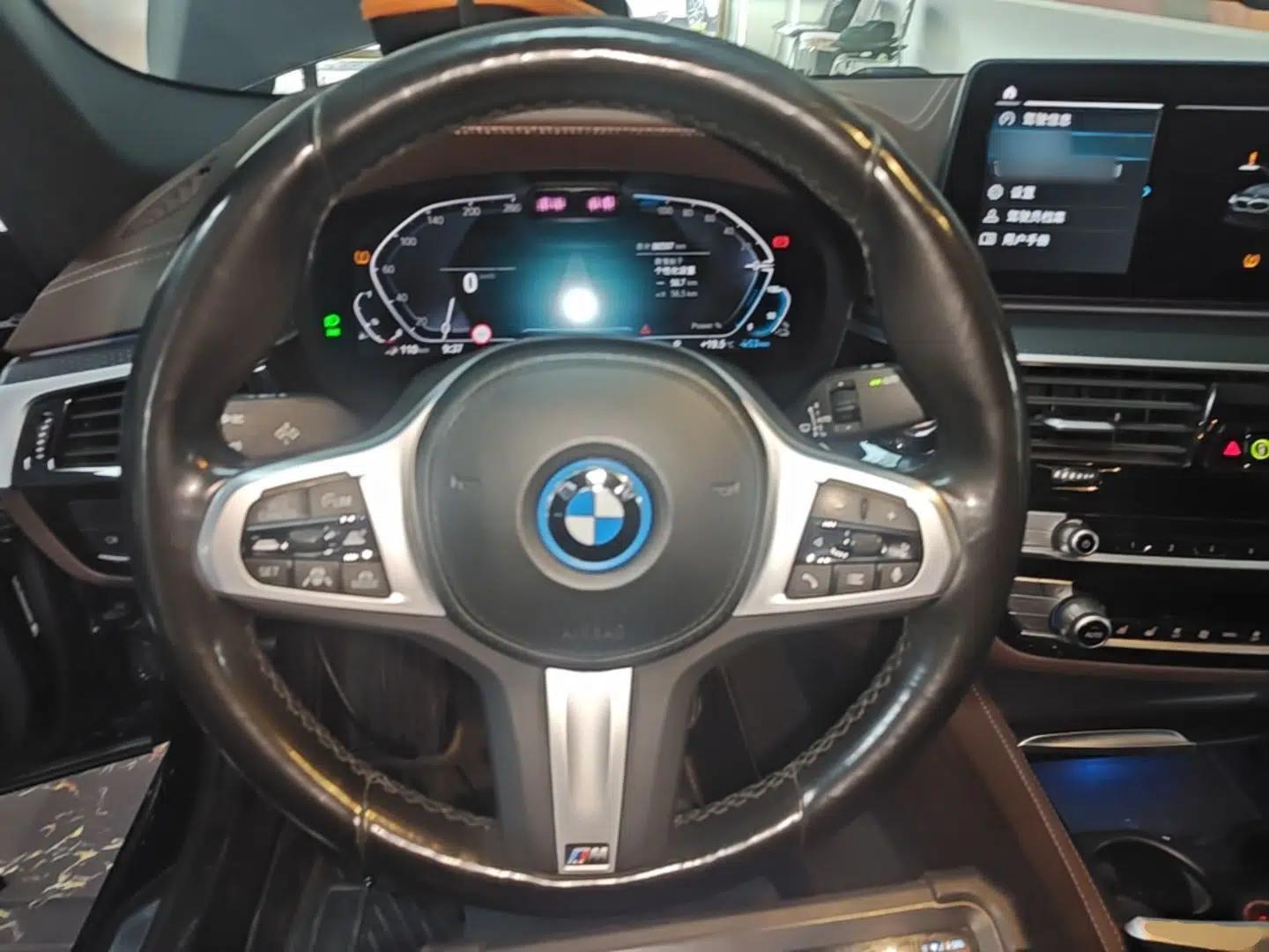 BMW 5 Series New Energy 2022 Second Facelift 535Le Pioneer Edition M Sport Package — миниатюра 21