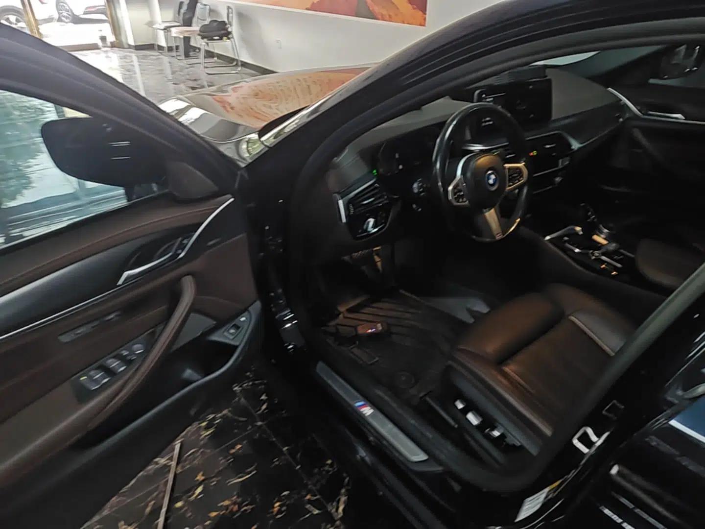 BMW 5 Series New Energy 2022 Second Facelift 535Le Pioneer Edition M Sport Package — миниатюра 26