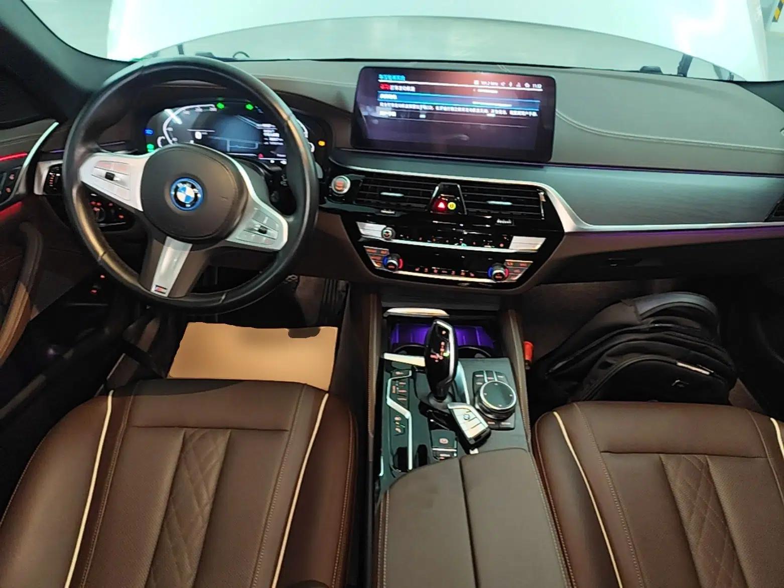 BMW 5 Series New Energy 2022 Second Facelift 535Le M Sport Package — миниатюра 17