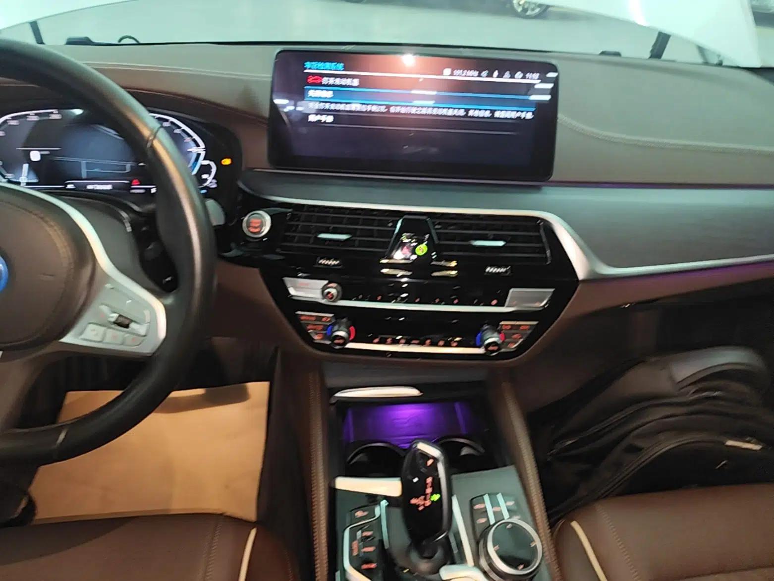 BMW 5 Series New Energy 2022 Second Facelift 535Le M Sport Package — миниатюра 20