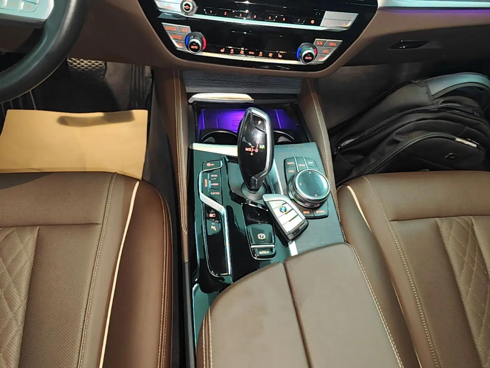 BMW 5 Series New Energy 2022 Second Facelift 535Le M Sport Package — миниатюра 21