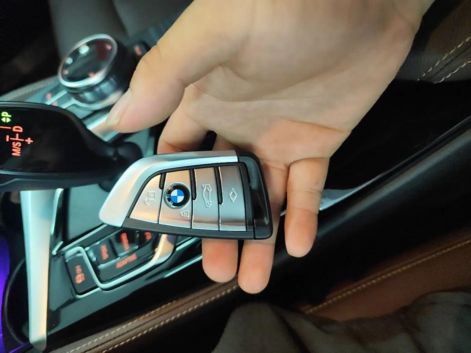 BMW 5 Series New Energy 2022 Second Facelift 535Le M Sport Package — миниатюра 28