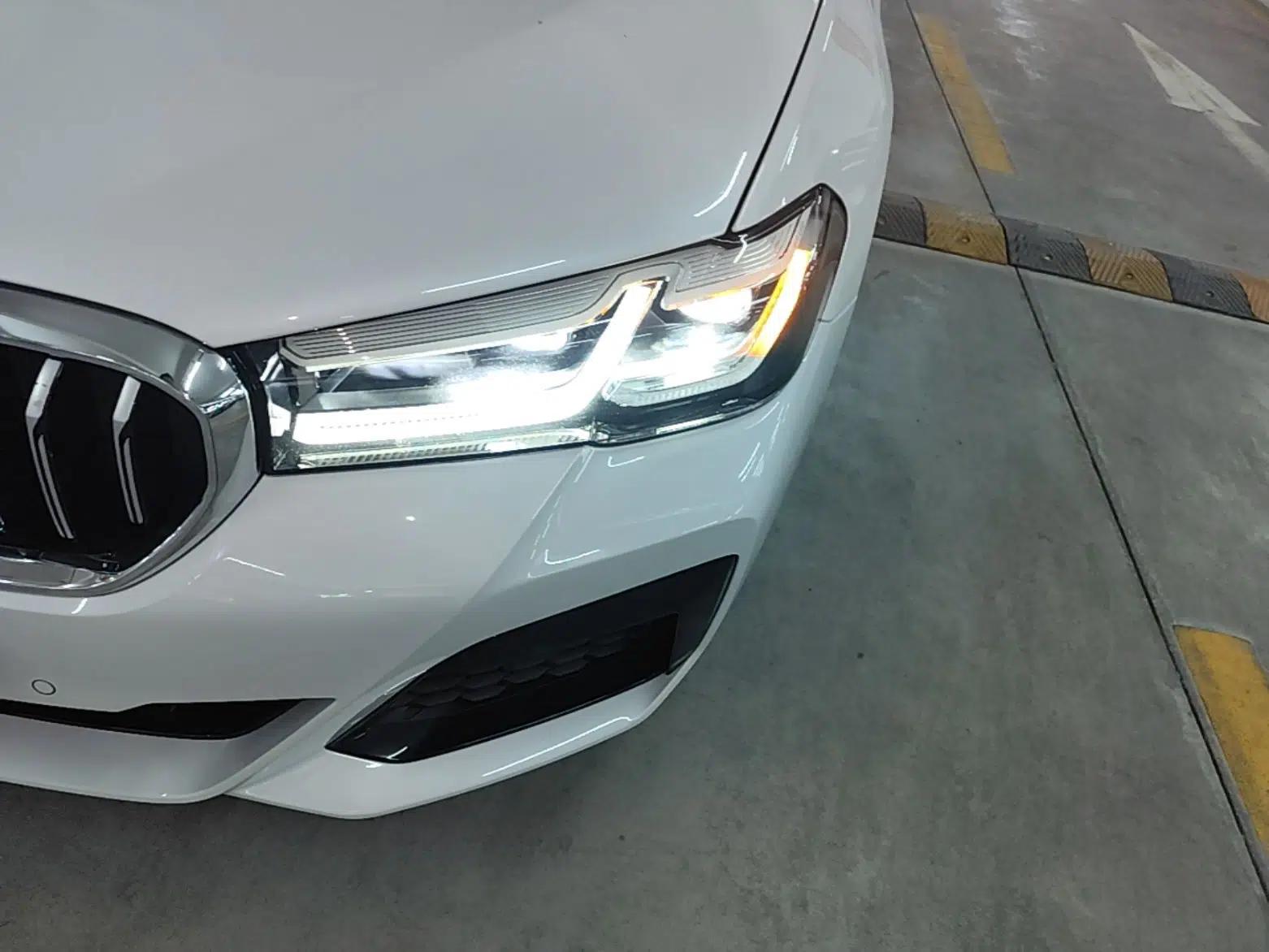 BMW 5 Series New Energy 2022 Second Facelift 535Le M Sport Package — миниатюра 8