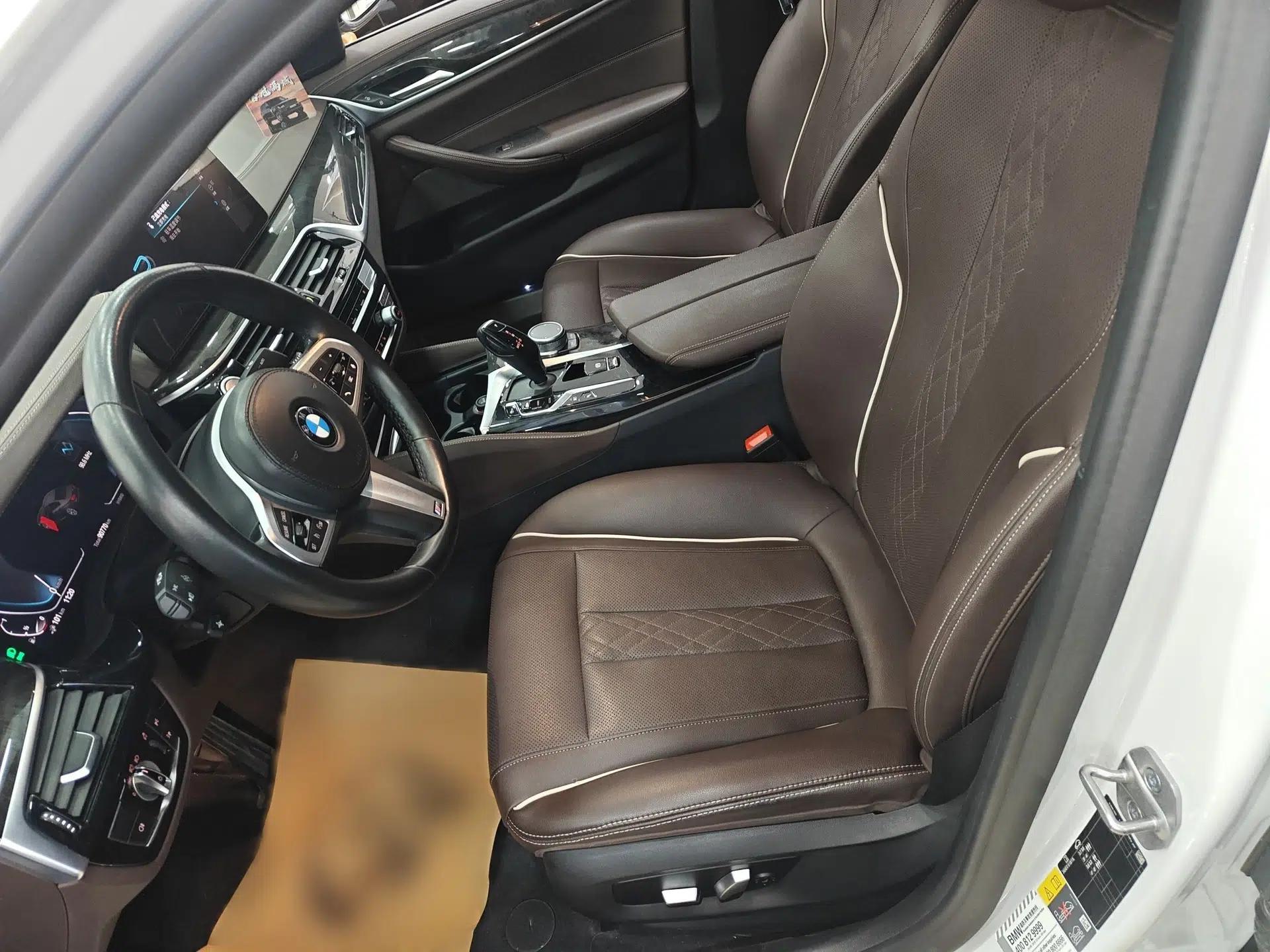 BMW 5 Series New Energy 2021 Restyled 535Le M Sport Package — миниатюра 13