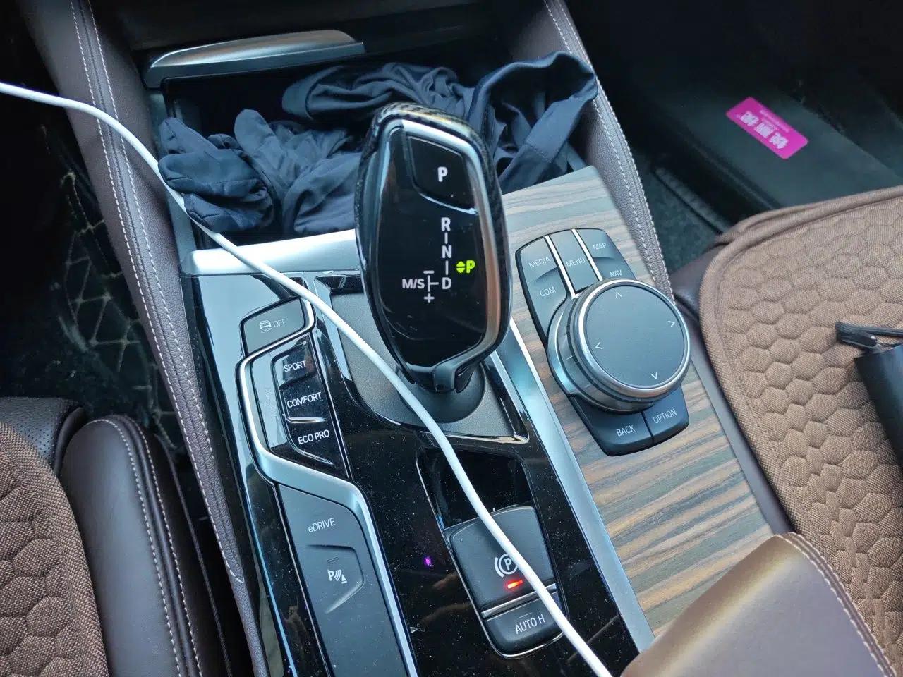 BMW 5 Series New Energy 2019 Updated 530Le Pioneer Edition — миниатюра 14