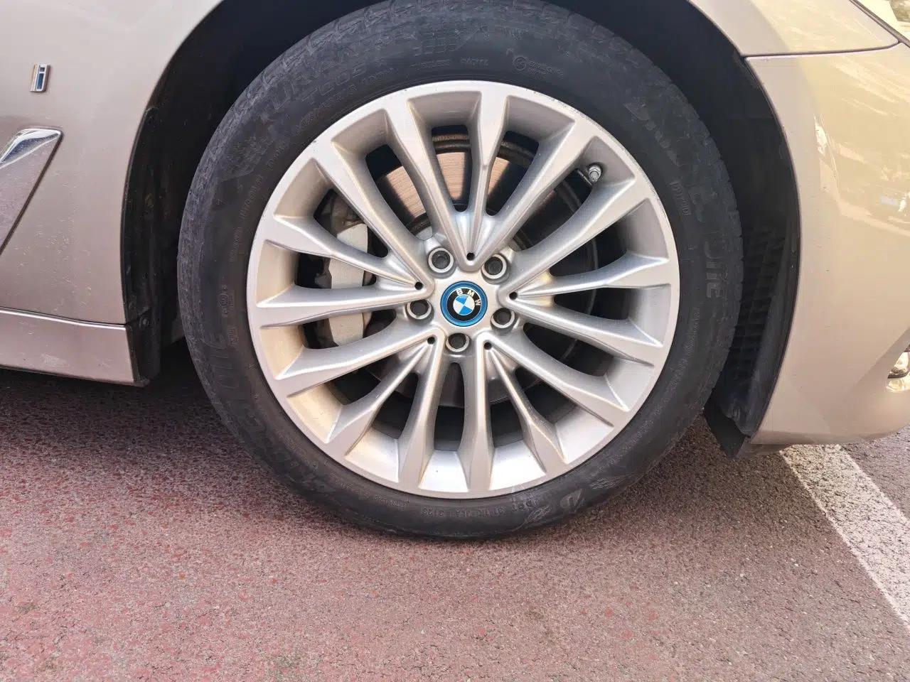 BMW 5 Series New Energy 2019 Updated 530Le Pioneer Edition — миниатюра 8