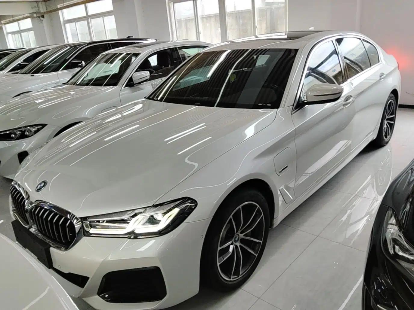 BMW 5 Series New Energy 2022 Restyled 535Le M Sport Package — миниатюра 1