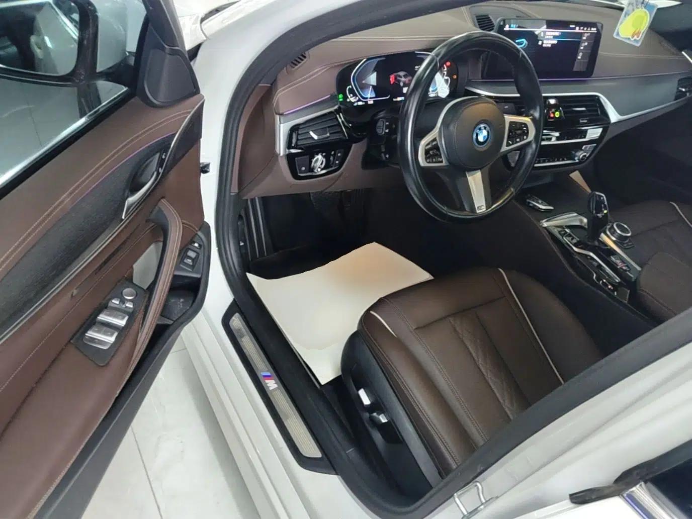 BMW 5 Series New Energy 2022 Restyled 535Le M Sport Package — миниатюра 18