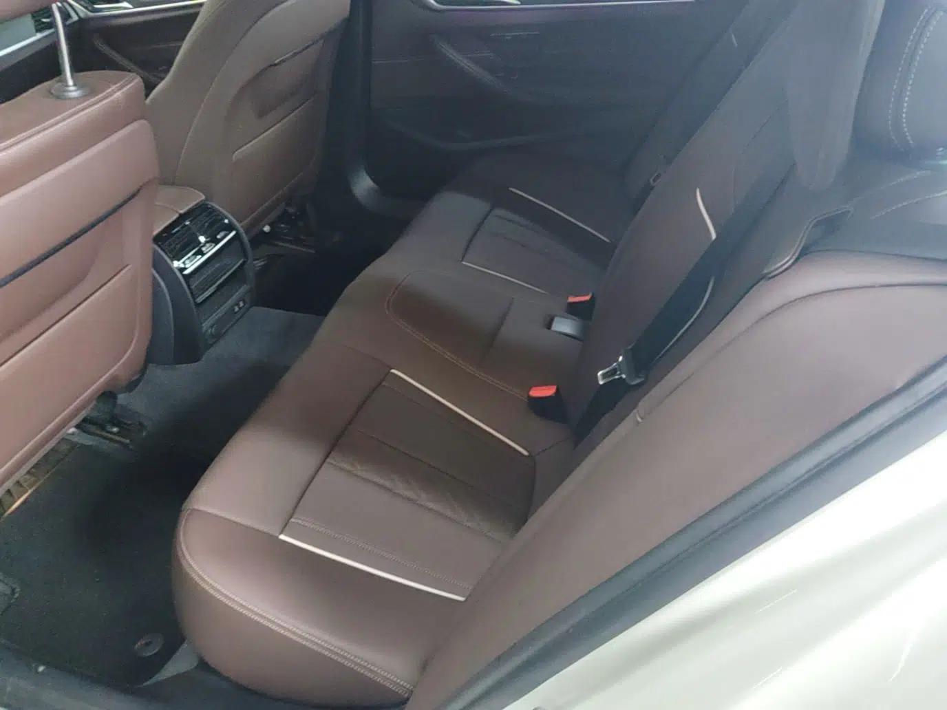BMW 5 Series New Energy 2022 Restyled 535Le M Sport Package — миниатюра 20
