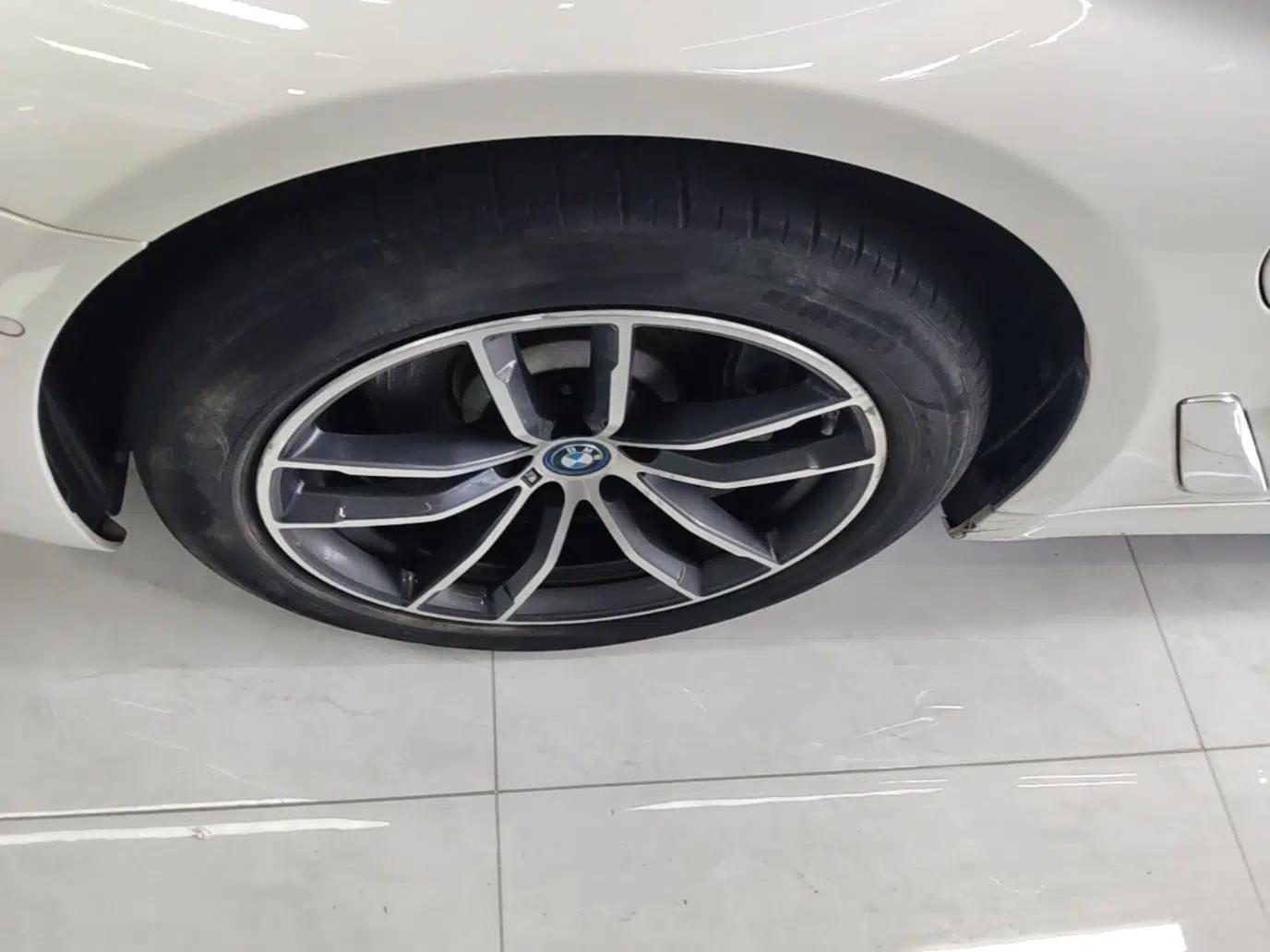 BMW 5 Series New Energy 2022 Restyled 535Le M Sport Package — миниатюра 10