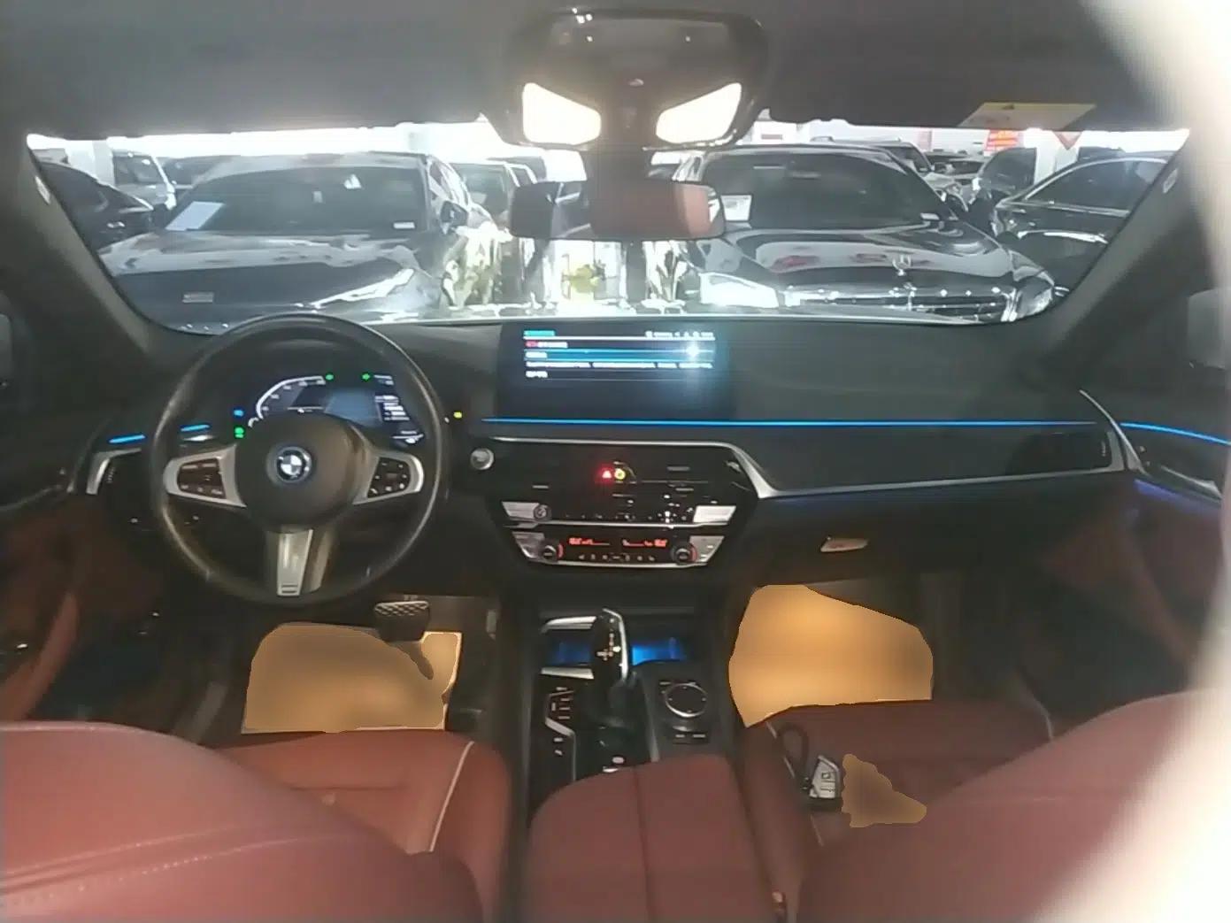 BMW 5 Series New Energy 2022 Restyled 535Le M Sport Package — миниатюра 12