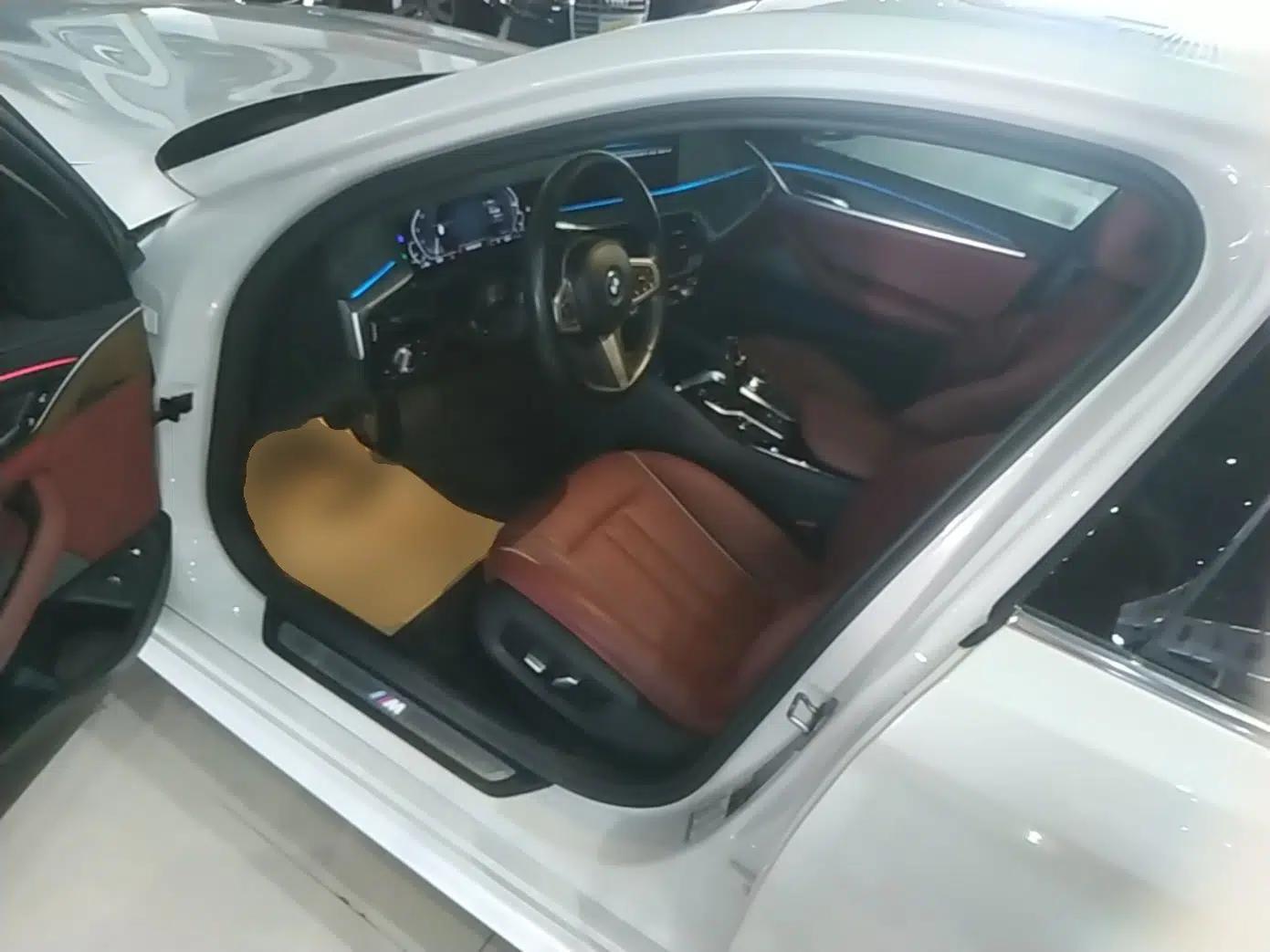 BMW 5 Series New Energy 2022 Restyled 535Le M Sport Package — миниатюра 18